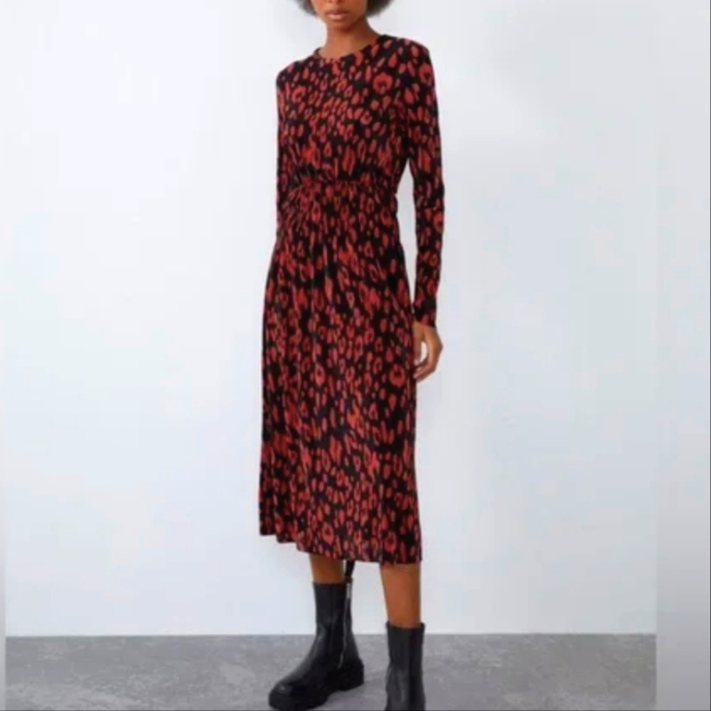Zara XS Black & Red Leopard Print Plisse Midi Dress